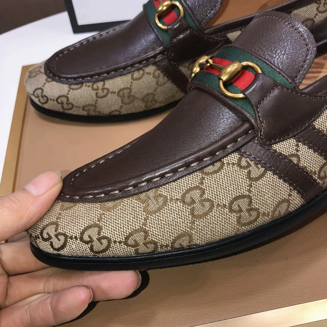 Men's shoes 💰600💰 Brand: GUCCI (Gucci) Standard size: Men's size 38/44 (45 can be customized) Grade: Same as the official website Original quality Material: Original cowhide Water-dyed cowhide lining Original rubber outsole Style category: Men's fashionable casual leather shoes Distinguished big-name luxury elements Top luxury Color: Actual picture